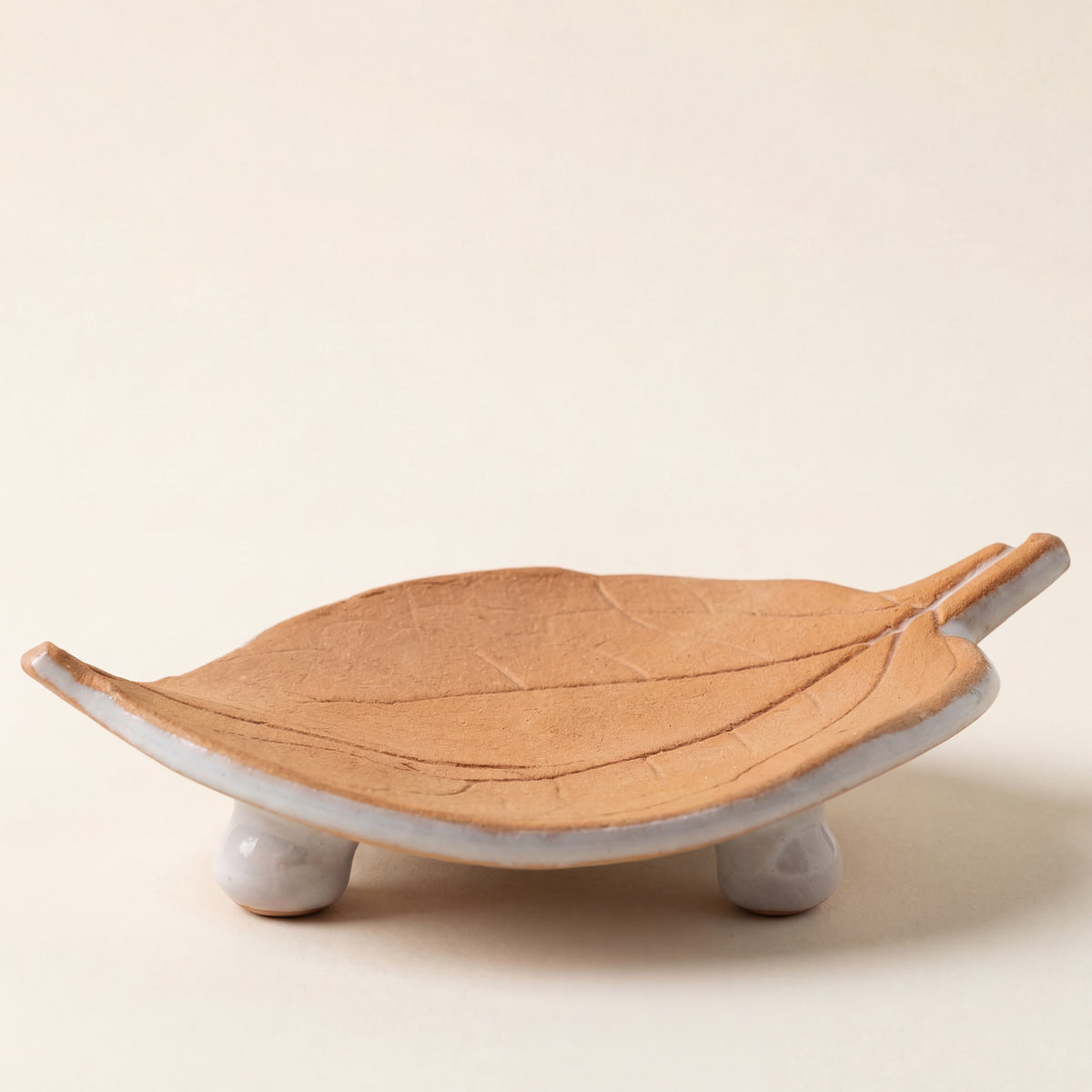 Duftstein Blatt aus terracotta-farbiger Keramik