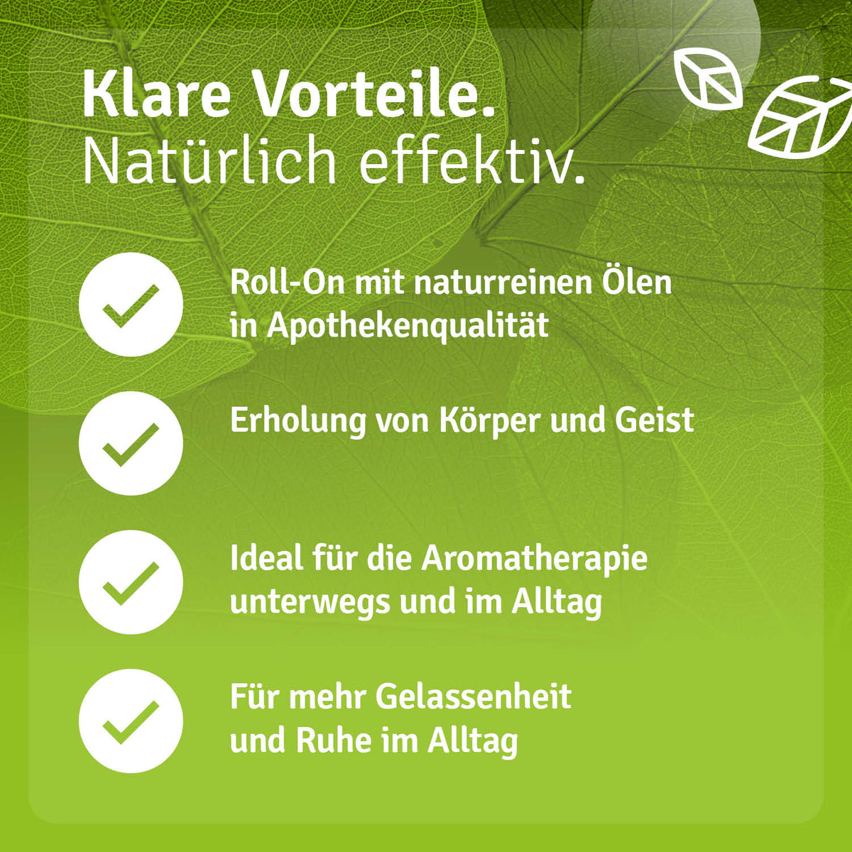 Gelassenheit & Ruhe Körperöl in einer 100 ml Flasche, mit grünem Etikett und Blätterdesign, auf einem hellen Hintergrund.