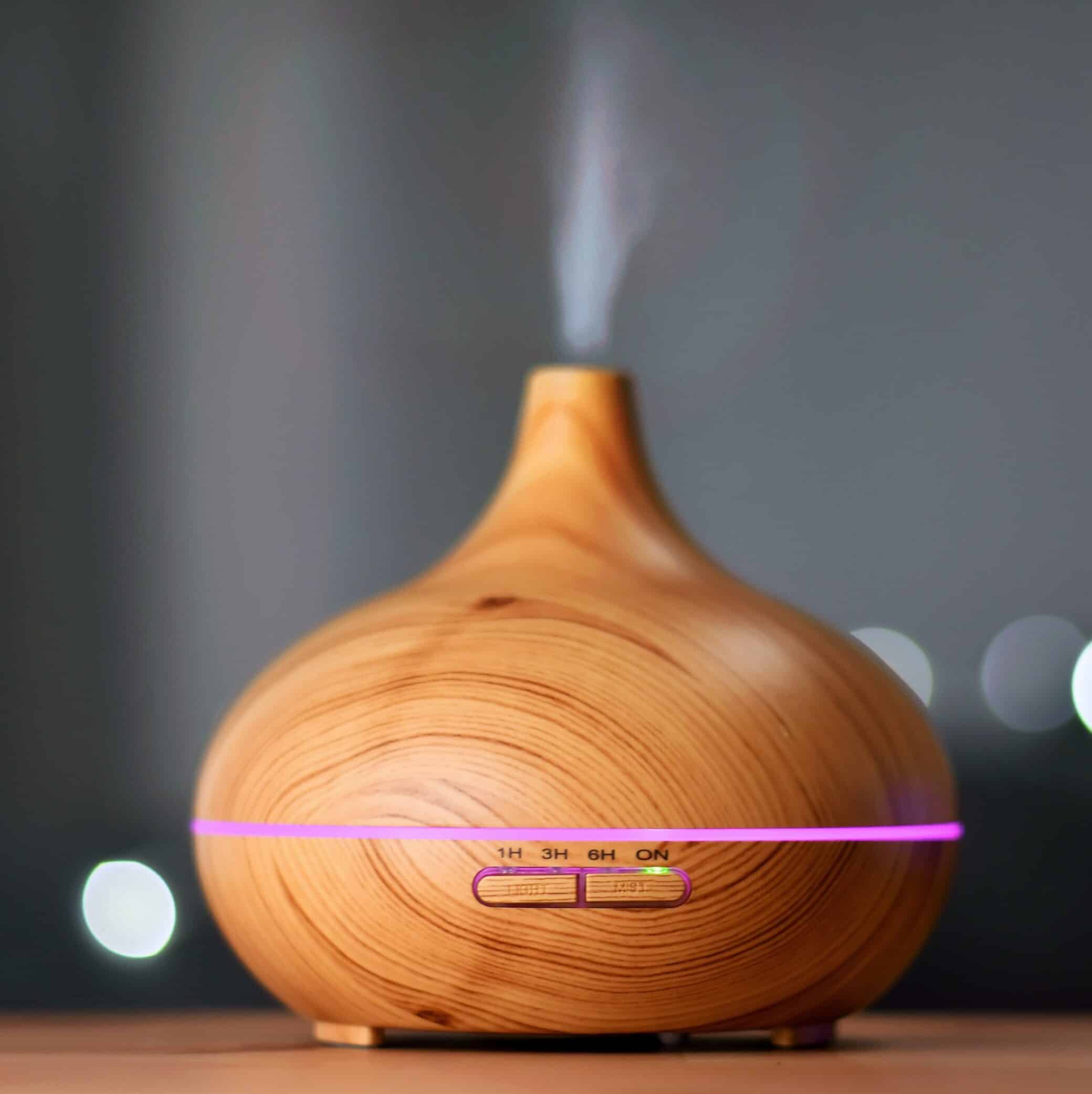 Aroma Diffuser in Holzoptik mit 7-fach LED Beleuchtung